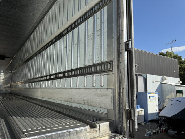 日野：プロフィア：冷凍バン：メッキ多数：サブエンジン：ジョロ4キーストン