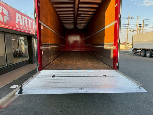 17スーパーグレート：ハイルーフ：ウィング：メッキ多数：アルミホイール：格納ゲート