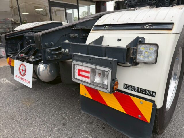 日野:17プロフィア:ハイルーフ:トレーラーヘッド:第5輪荷重11.500㎏:車検7月迄