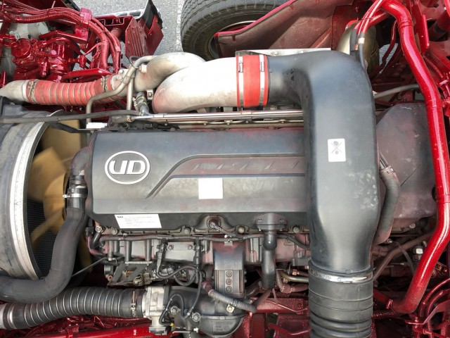 【412】UDトラックス　クオン　4軸低床　ウィング　エアローラー