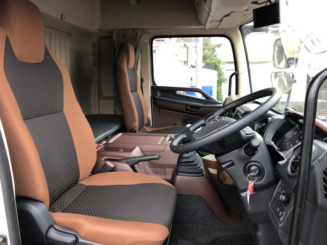 【495】日野　レンジャー　ワイド　ハイルーフ　アルミウイング　格納ゲート