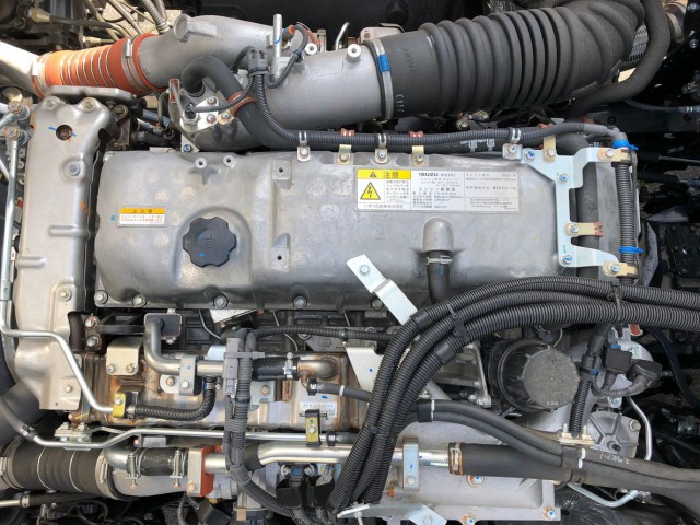 【503】いすゞ　ギガ　4軸低床　冷凍ウィング