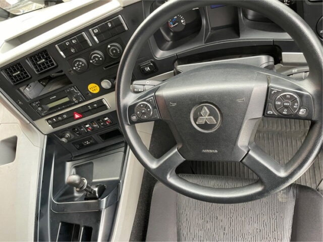 三菱ふそう　スーパーグレート　ハイルーフ　アルミウィング　ステンレスサイドバンパー　メッキ多数　木床