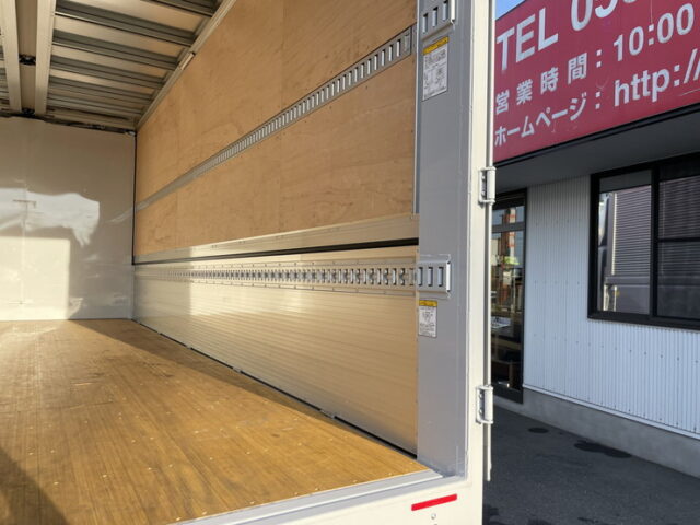 日野　17レンジャー　ウィング　6200ワイド　後輪エアサス　格納ゲート付　240馬力