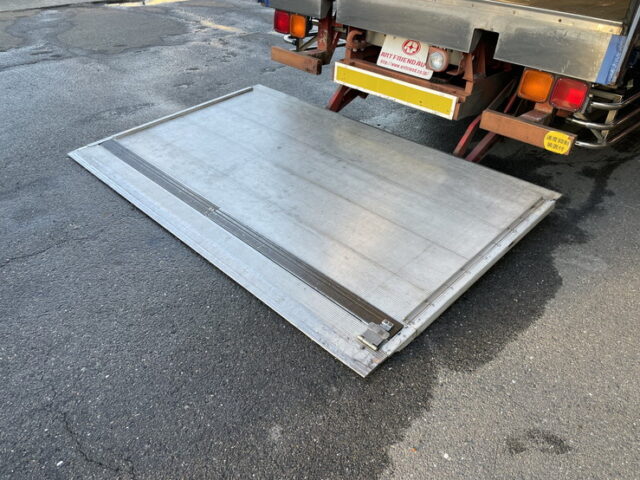 日野　プロフィア　ハイルーフ　ウィング　跳上ゲート　ステンレスサイドバンパー