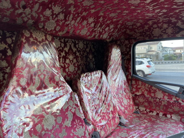 キャンター　平ボデーアルミブロック　標準幅　ロング　6速ＭＴ　生エンジン