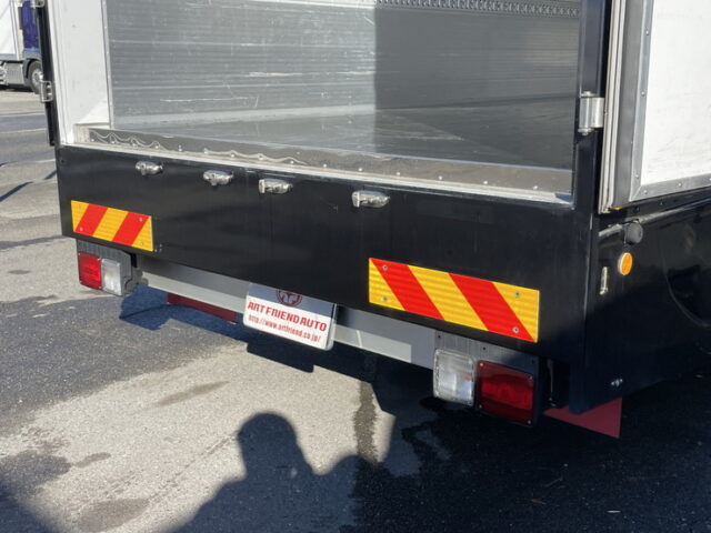 いすゞ：フォワード：増トン：冷凍ウィング：6600ボデー：エアサス：サーモキング製冷凍機