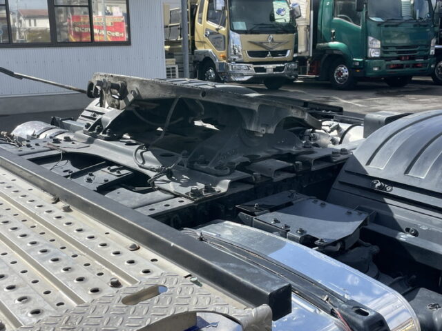 日野：17プロフィア：ハイルーフ：トレーラーヘッド：アルミホイール：ブタ鼻