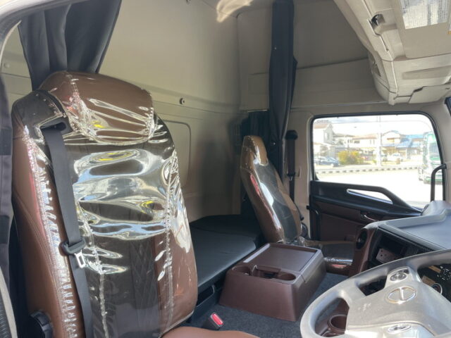 日野　17プロフィア　ハイルーフ　ウィング　後輪エアサス　380馬力