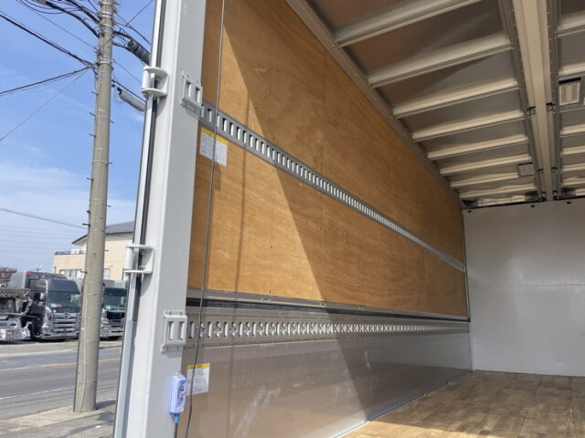 日野：17レンジャー：ハイルーフ：ウィング：6200ワイド：エアサス：格納ゲート