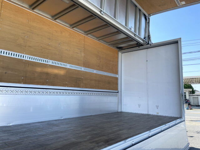 三菱ふそう：スーパーグレート：ハイルーフ：アルミウィング：メッキ多数：木床：AT：394馬力