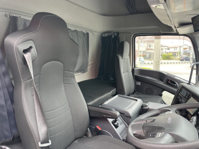 いすゞ：ギガ：ハイルーフ：ウィング：メッキ多数：アルミホイール：スムーサー