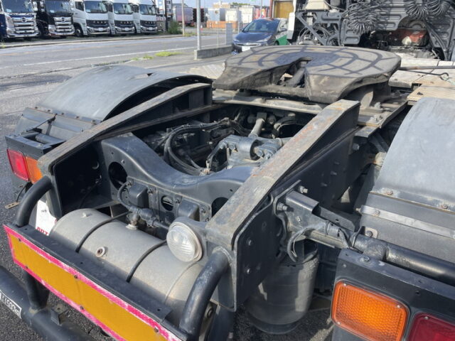 日野：プロフィア：ハイルーフ：トレーラーヘッド：メッキ多数：アルミホイール