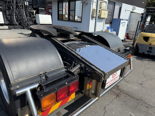 いすゞ：ギガ：ハイルーフ：トレーラーヘッド：アルミホイール：スムーサー