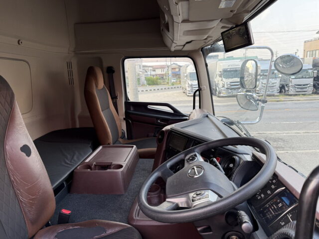 日野：17プロフィア：ハイルーフ：ウィング：アルミホイール：リア門口ステンレス