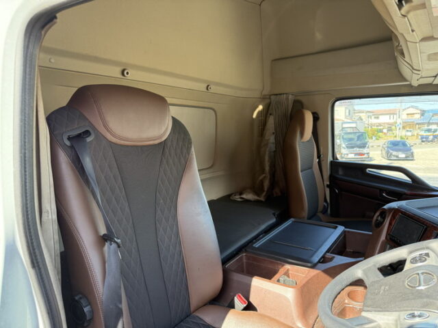 日野：17プロフィア：ハイルーフ：ウィング：リア門口ステンレス