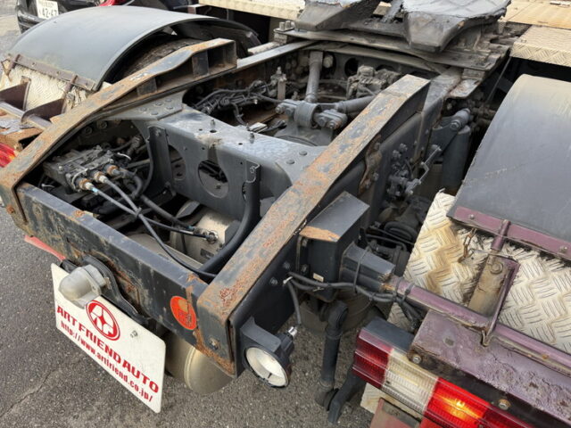 17スーパーグレート：ハイルーフ：トレーラーヘッド：ブタ鼻：第5輪荷重11.500㎏