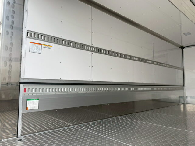 日野：17レンジャー：冷凍ウィング：アルミシマ床：-30度設定：6速MT：240馬力