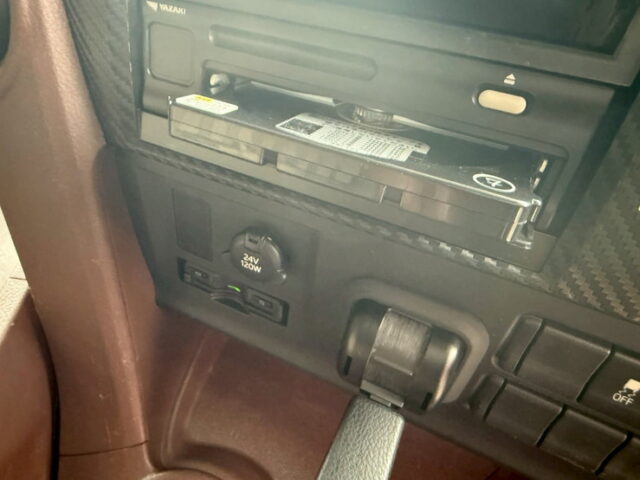 日野：17プロフィア：ハイルーフ：トレーラーヘッド：第5輪荷重11.500㎏：E13C