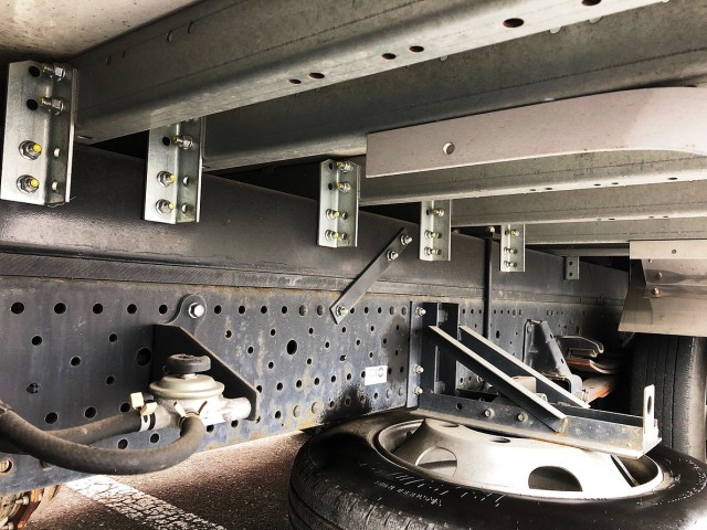 【197】いすゞ　エルフ　冷凍バン　格納ゲート　ワイドロング