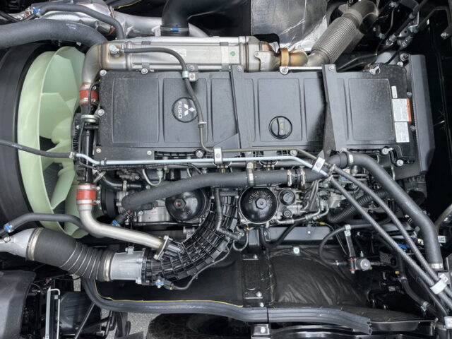 新品架装済　トレーラーヘッド　ハイルーフ　未使用　D尺　第5輪荷重11.500㎏　プレミアムライン