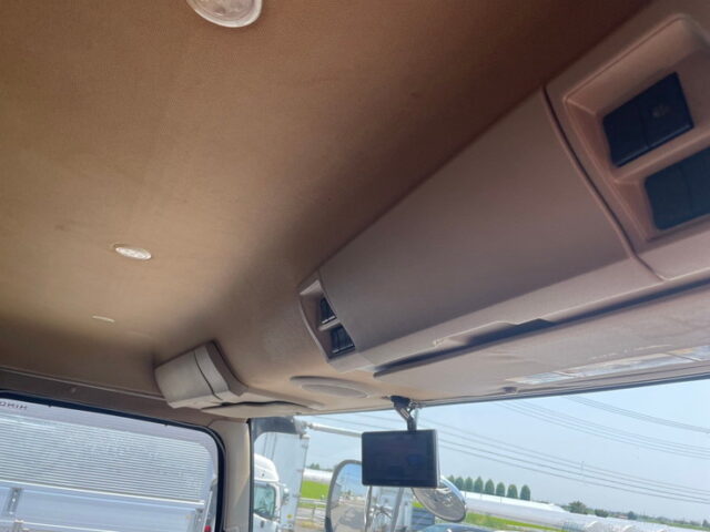 日野　17プロフィア　冷凍ウィング　ステンレス多数　菱重製冷凍機TDJS100DC