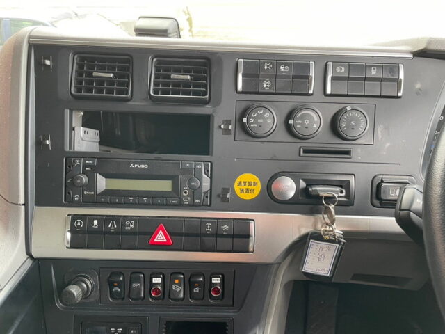 三菱ふそう　スーパーグレート　ハイルーフ　アルミウィング　ステンレスサイドバンパー　メッキ多数　木床