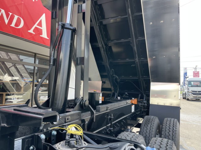 17スーパーグレート　ダンプ　5100×2200　未使用　新品ステンレス架装　7速MT　新明和ボデー