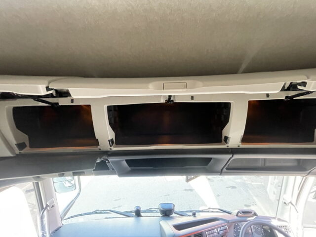 【現行型】スーパーグレート　スーパーハイルーフ　未使用　リア門口ステンレス