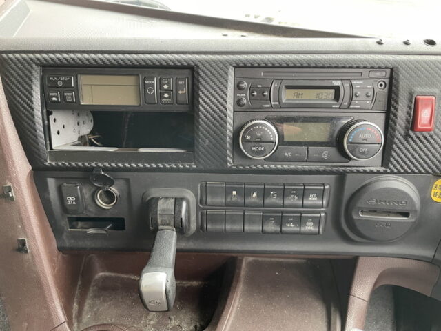 日野：17プロフィア：冷凍ウィング：7MT：リア門口ステンレス：サイドバンパーステンレス：ステンレス架装多数：メッキパーツ多数