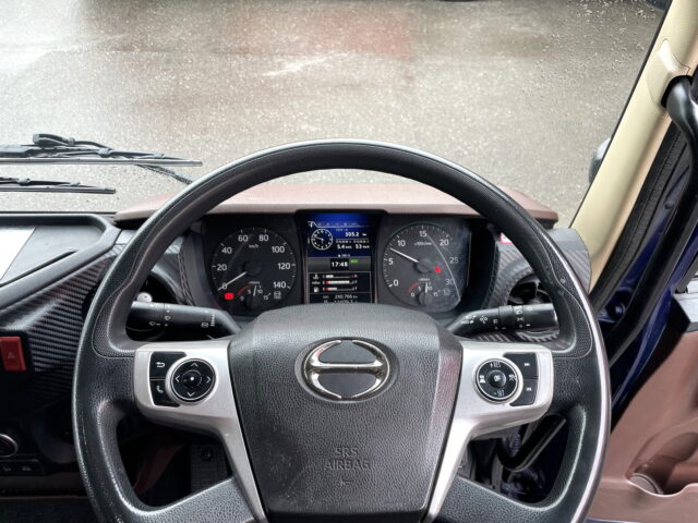 日野　17レンジャー　ハイルーフ　ウィング　ステンレス多数　6200ワイド　240馬力