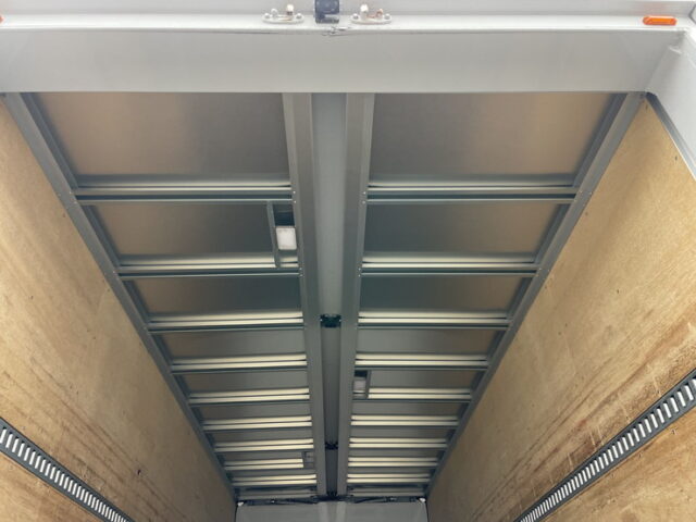 日野　17レンジャー　ハイルーフ　6200ワイド　エアサス　格納ゲート　低走行