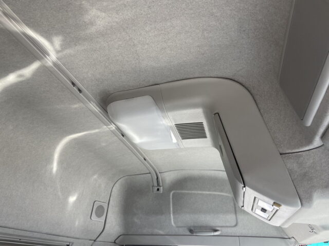 スーパーグレート：ハイルーフ：ウィング：造りボディ：ステンレス多数：420馬力