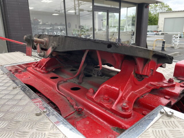 日野：プロフィア：トレーラーヘッド：内装生地張り：ハイルーフ：架装多数：メッキ多数