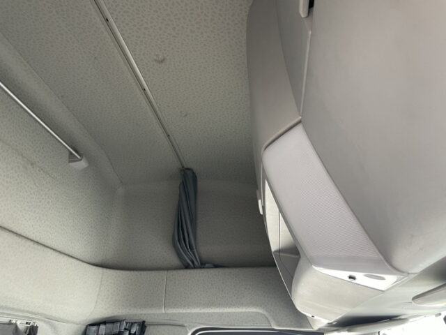 いすゞ：ギガ：ハイルーフ：ウィング：メッキ多数：アルミホイール：スムーサー