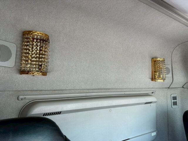 スーパーグレート：ハイルーフ：ウィング：架装多数：木床：380馬力