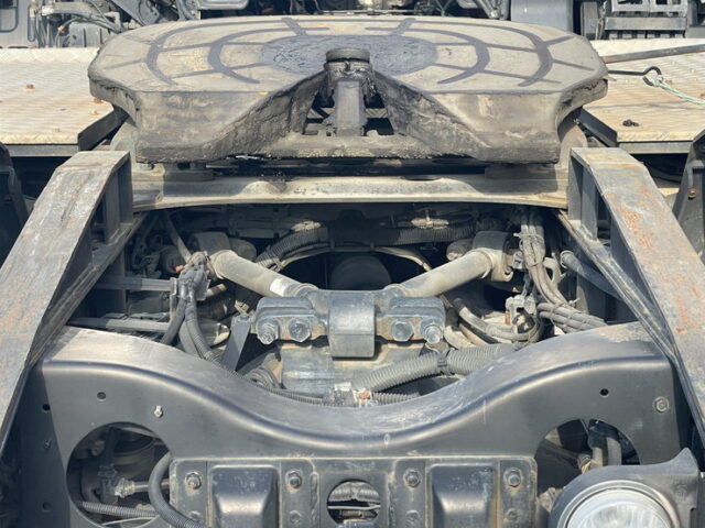 日野：プロフィア：ハイルーフ：トレーラーヘッド：メッキ多数：アルミホイール