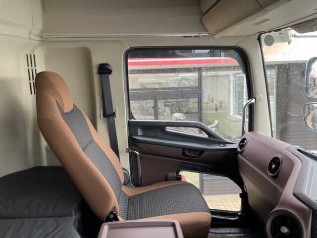 日野：17プロフィア：アルミウィング：ハイルーフ：7MT：リア門口ステンレス：アルミホイール：フロントバイザー ステンレス多数