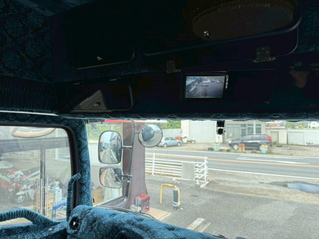 日野:17プロフィア:ハイルーフ:ウィング:メッキドア:アルミホイール:リア門口ステンレス