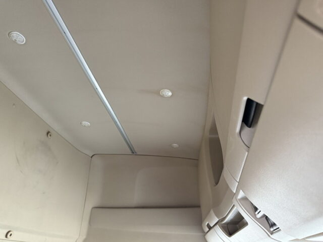 日野：17プロフィア：ハイルーフ：ウィング：アルミホイール：リア門口ステンレス