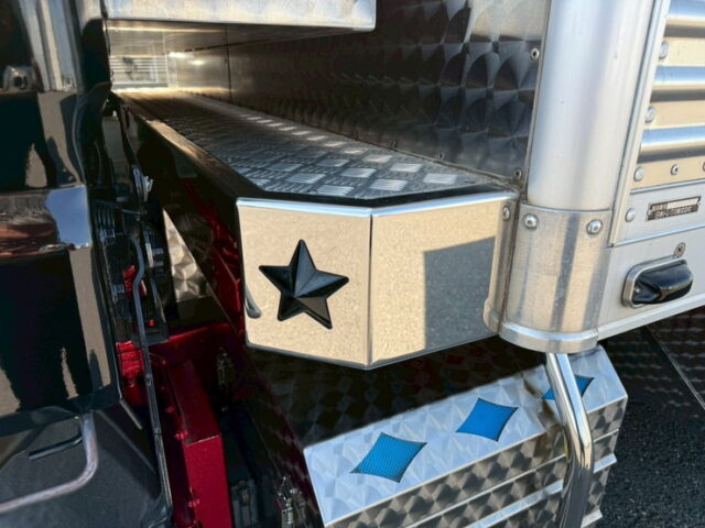 ブルーテックキャンター：造りボディ：アルミバン：ワイド超ロング：舟形バンパー：バスフェンダー