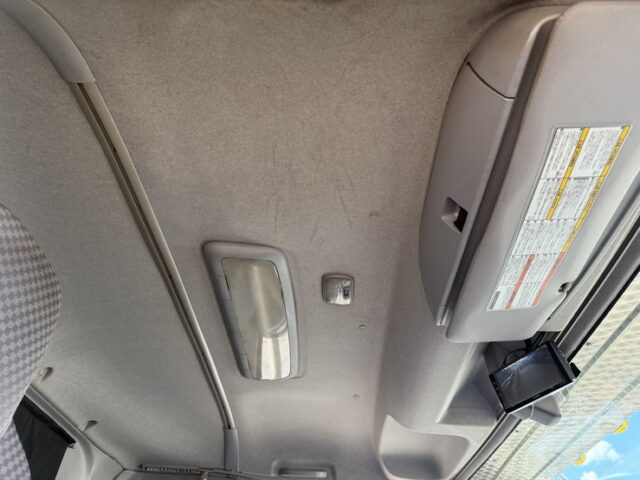 いすゞ：フォワード：6200ワイド：ウィング：木床：アルミホイール：240馬力：エアサス