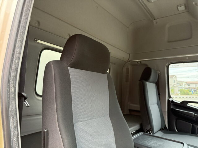 日野：レンジャープロ：ハイルーフ：冷凍バン：左観音扉：キーストン床：エアサス