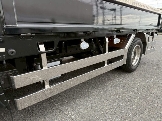 キャンター：平ボデー：前出しバンパー：ステンレスサイドバンパー：マニュアル