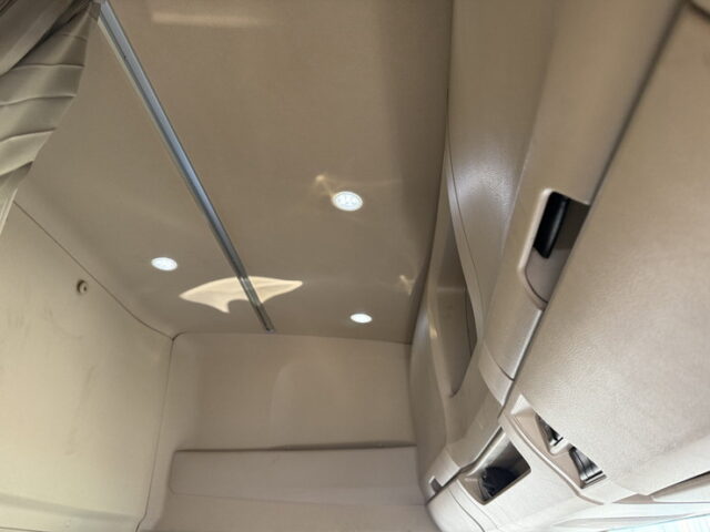 日野：17プロフィア：ハイルーフ：ウィング：メッキ多数：アルミホイール：プロシフト