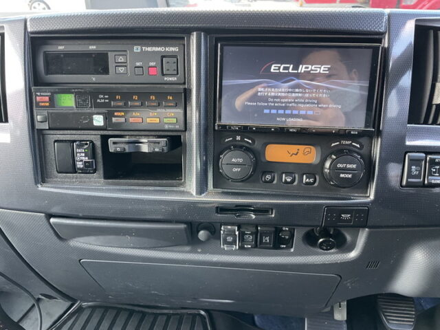 いすゞ：フォワード：増トン：冷凍ウィング：6600ボデー：エアサス：サーモキング製冷凍機