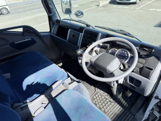 キャンター：平ボデー：標準幅：10尺長：カスタム：オートマ：煤焼き有：150馬力