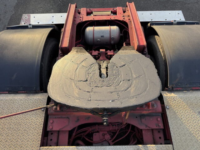 日野:プロフィア:ハイルーフ:トレーラーヘッド:メッキ多数:後輪エアサス:480馬力