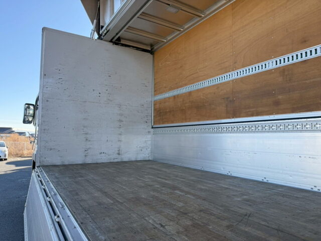 17スーパーグレート:ハイルーフ:ウィング:メッキ多数:アルミホイール:木床