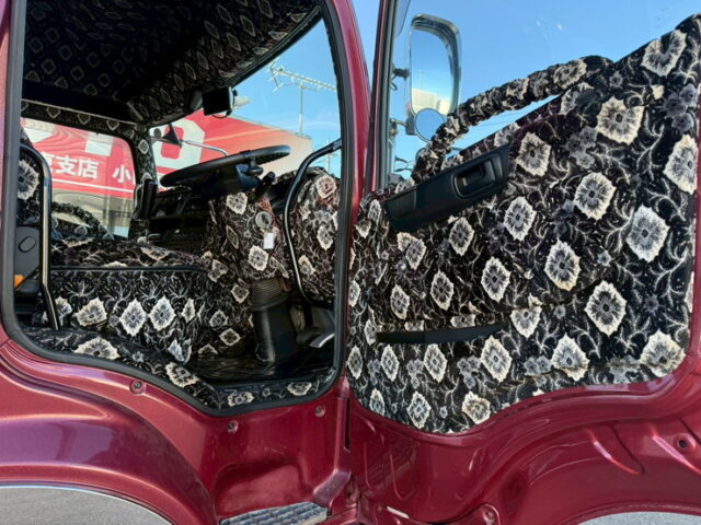 日野:プロフィア:ハイルーフ:冷凍ウィング:架装多数:ボディ枠ステンレス